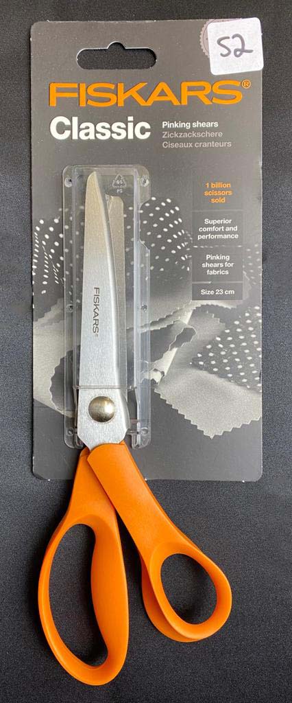 FISKARS PINKING SCISSORS - 23cm